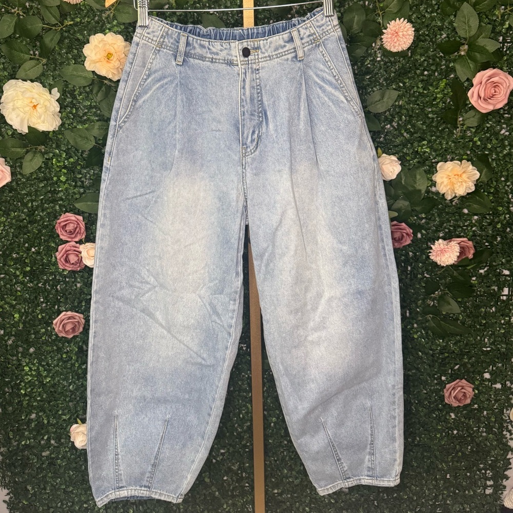 Wide Leg Tapered Elastic Waistband Jeans NTW